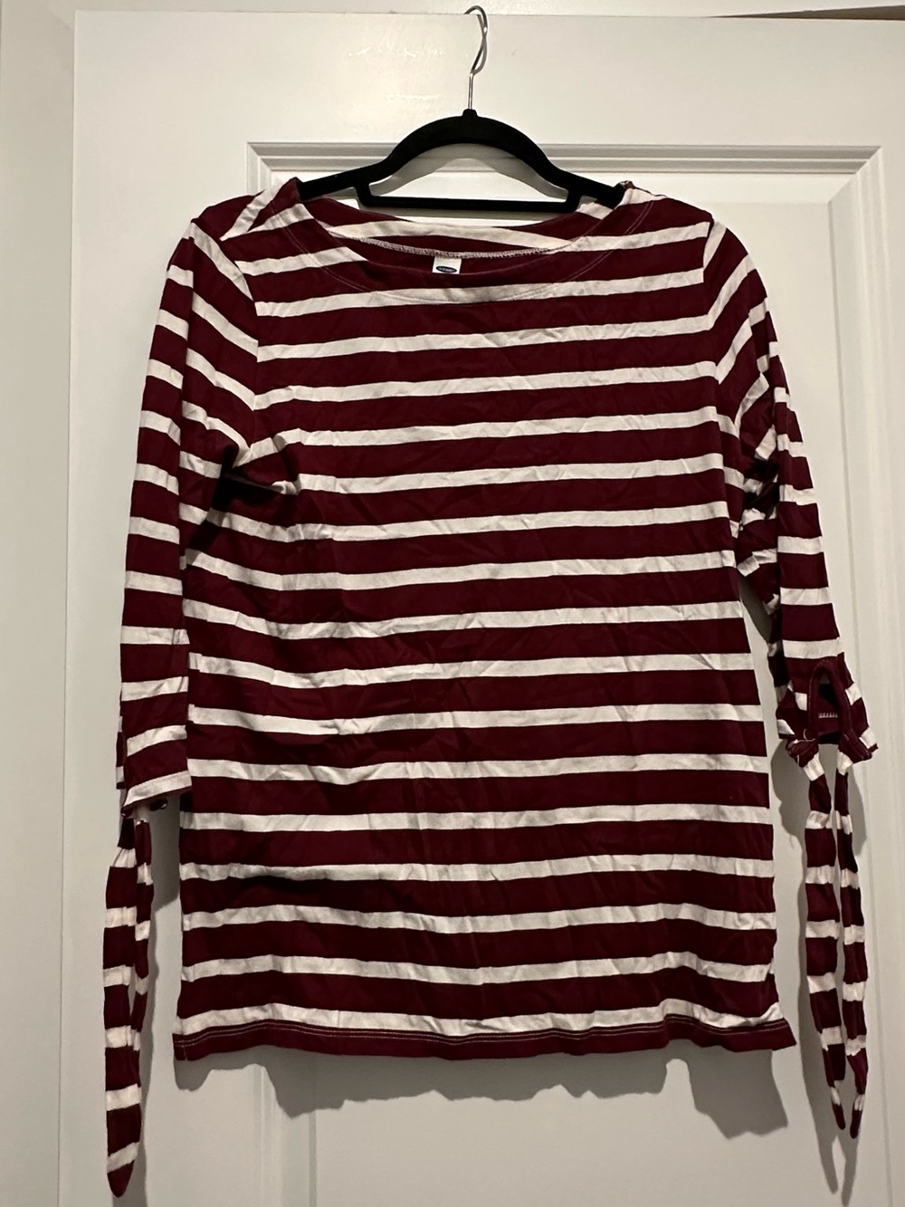 Old Navy Striped 3/4 Tie Sleeve Top in Burgundy and White